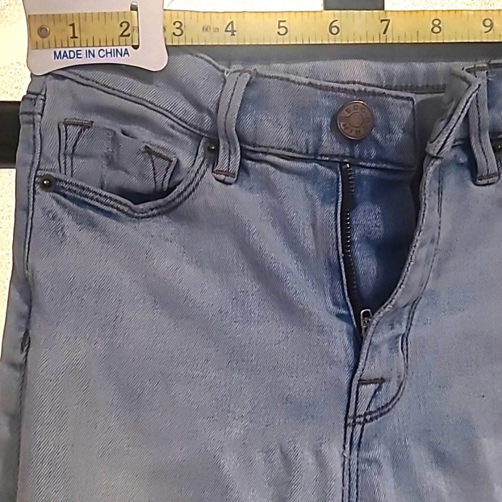 Urban Outfitters BDG High-Waisted Distressed Light Wash Cropped Skinny Jeans - Picture 5 of 9